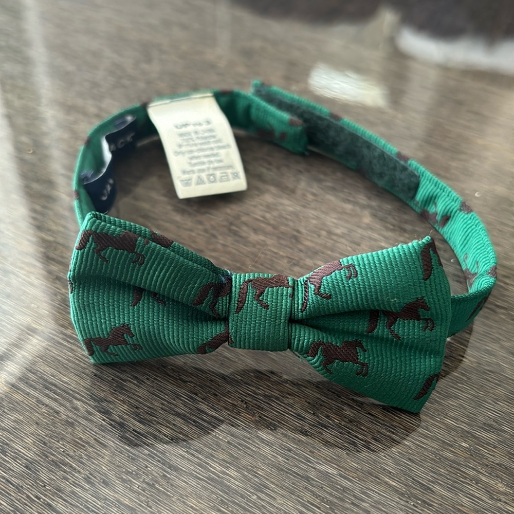 Janie & Jack bow tie (Up to 3T)- Green Horses